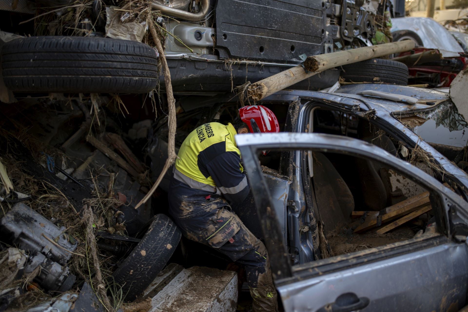 Los trabajos de rescate continúan en los pueblos de Valencia siete días después de la DANA