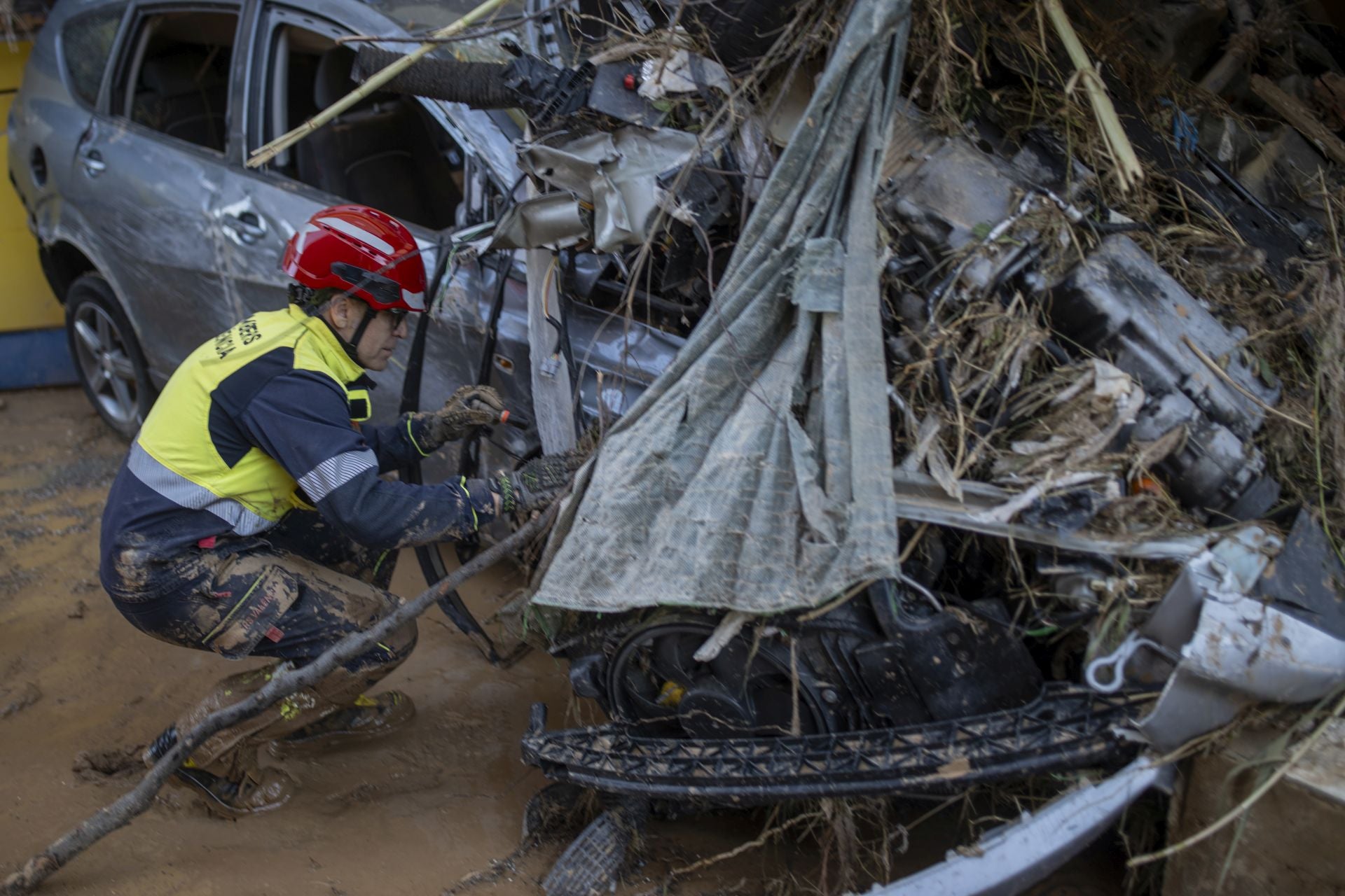 Los trabajos de rescate continúan en los pueblos de Valencia siete días después de la DANA