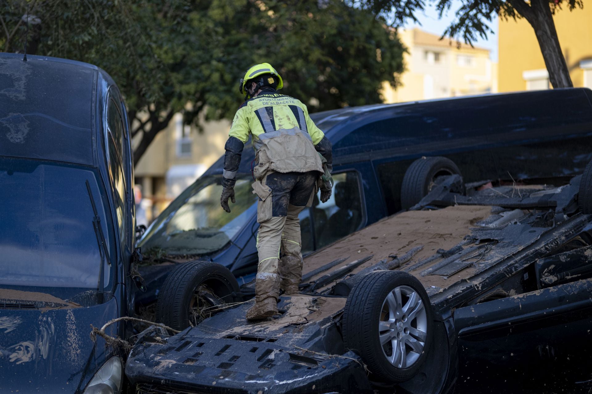 Los trabajos de rescate continúan en los pueblos de Valencia siete días después de la DANA