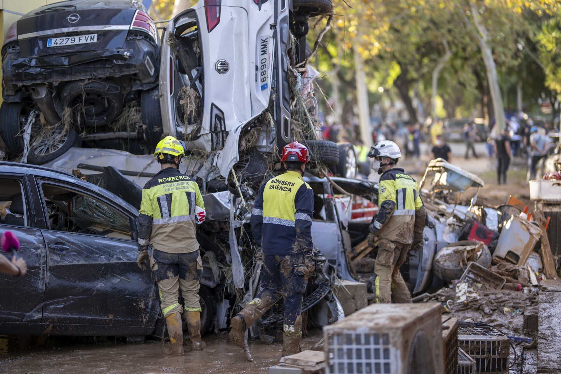 Los trabajos de rescate continúan en los pueblos de Valencia siete días después de la DANA