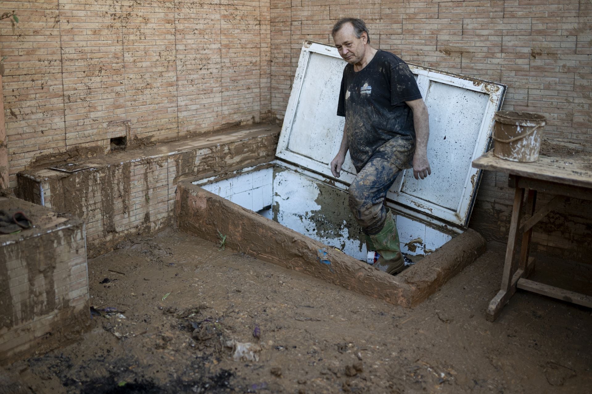 Los trabajos de rescate continúan en los pueblos de Valencia siete días después de la DANA