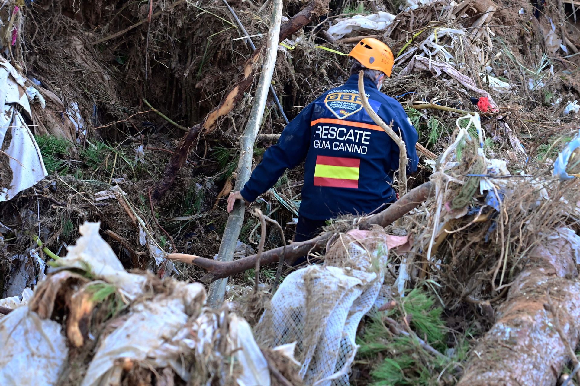 Los trabajos de rescate continúan en los pueblos de Valencia siete días después de la DANA