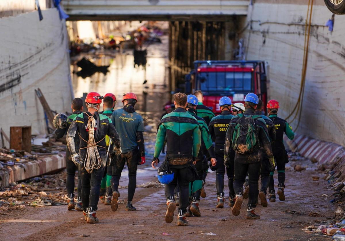 Operarios trabajando en Aldaia