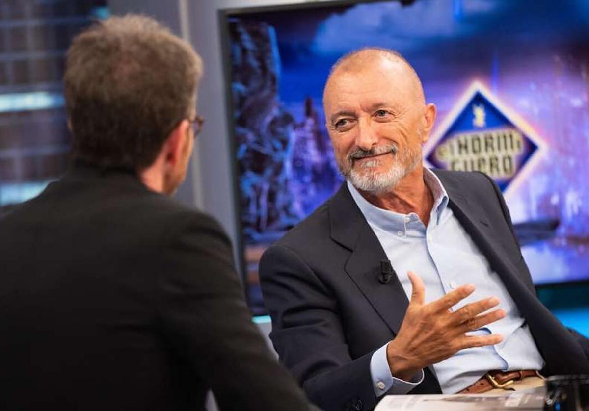 Pérez-Reverte en una de sus visitas al programa de Pablo Motos.