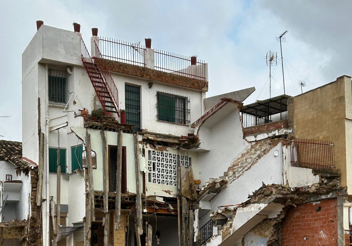 SOS en Chiva por el riesgo de derrumbes de casas y petición de ayuda a arquitectos