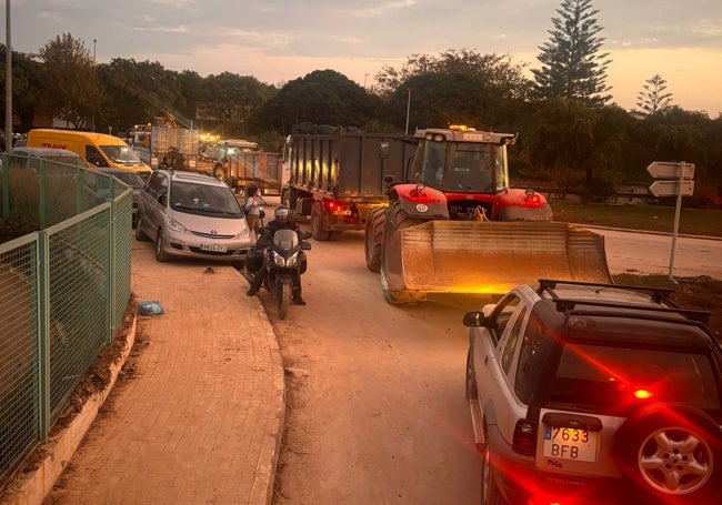 La tractorada, poco antes de su llegada a l'Horta este martes.