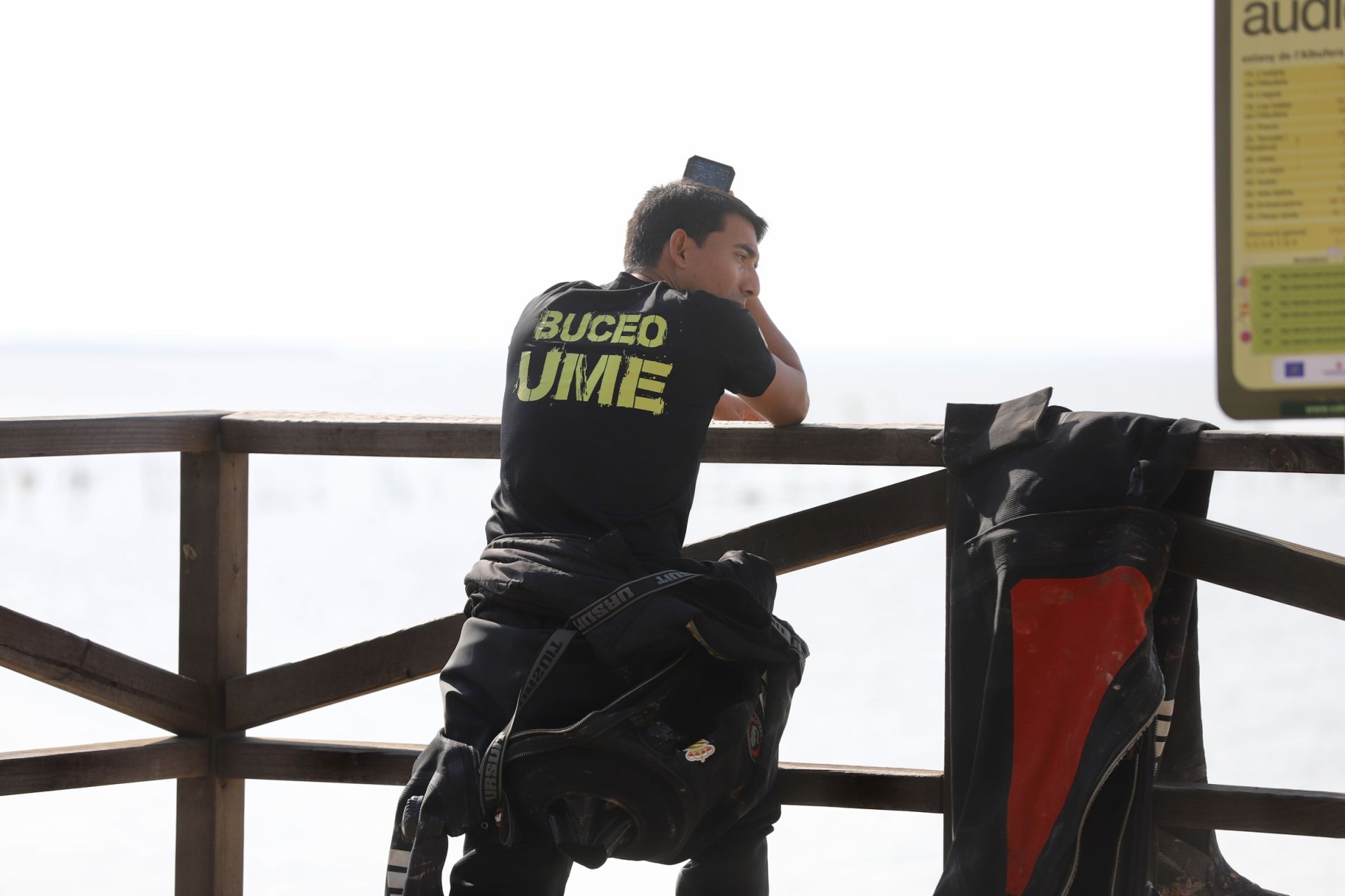 La UME sigue la búsqueda de cuerpos en la Albufera