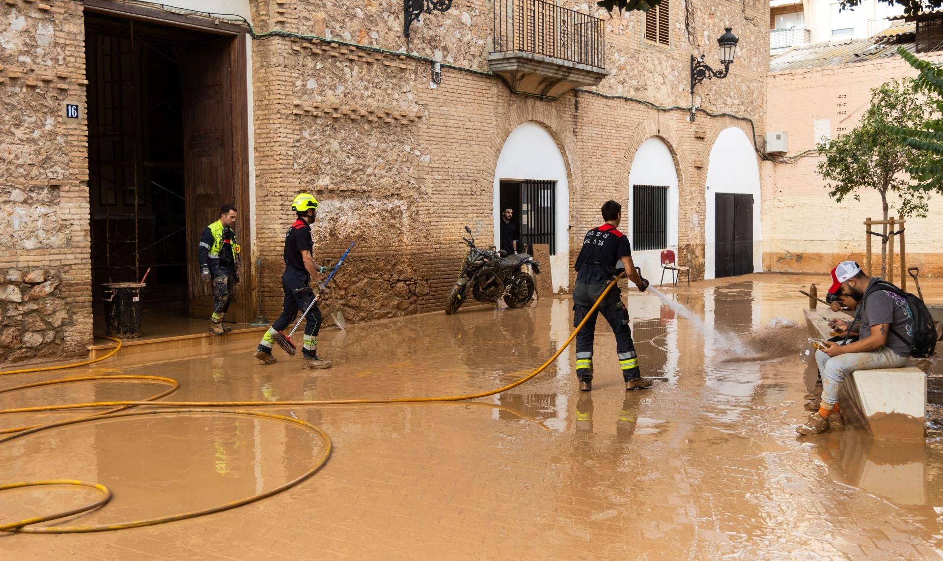 Fotos de la DANA en Catarroja: un pueblo arrasado por la riada