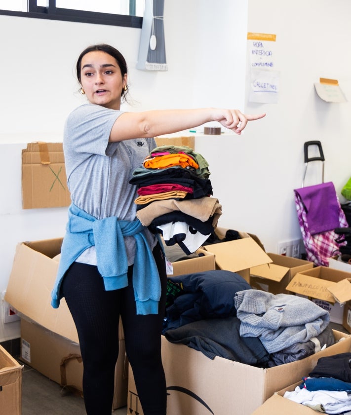 Imagen secundaria 2 - El &#039;Amazon&#039; solidario que ayuda a los afectados por la DANA: muebles y enseres básicos a quienes más lo necesitan