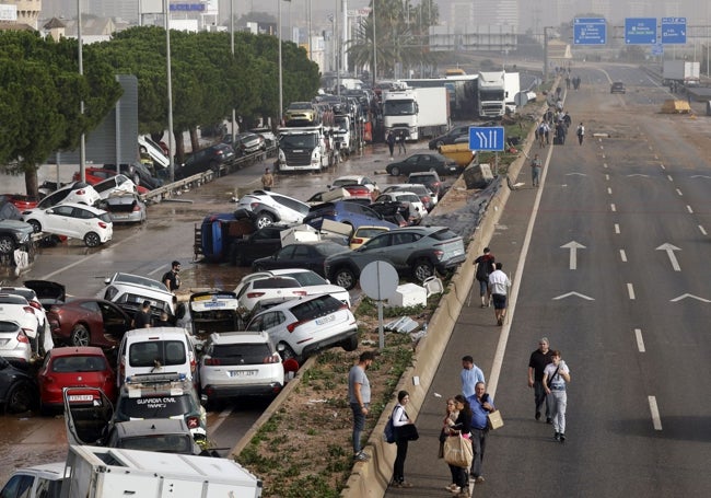 Una de las carreteras afectadas por las inundaciones.