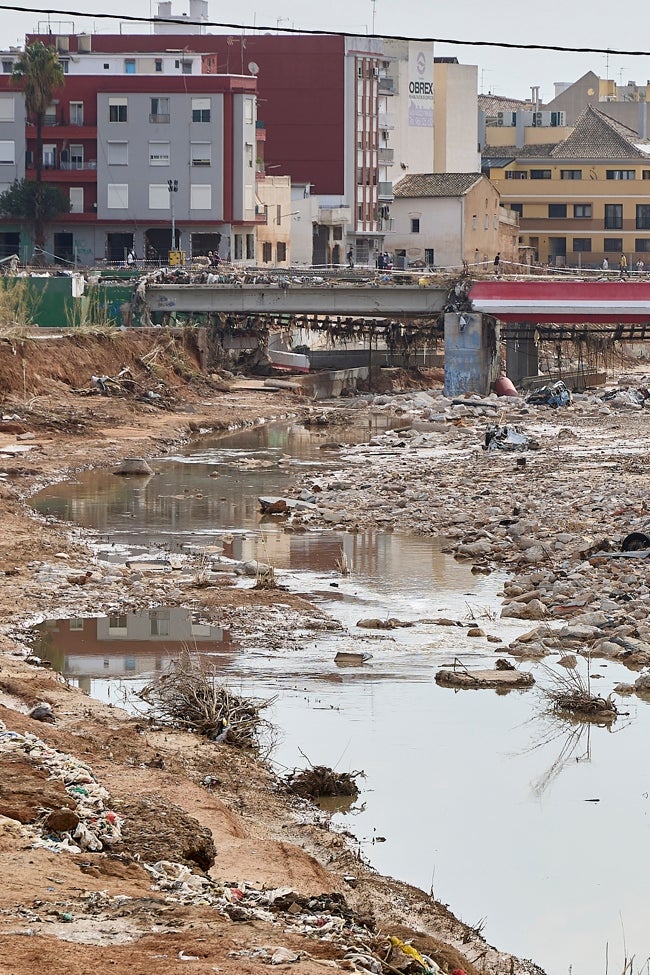 Infraestructuras dañadas al paso del río por Picanya.