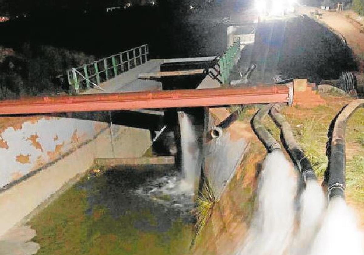 Agua bombeada en el canal Júcar-Turia para salvar la situación.