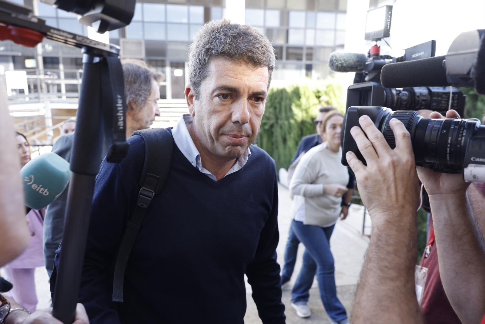 Mazón aumenta la presión sobre la consellera Pradas para que dimita: «Hay que asumir errores»