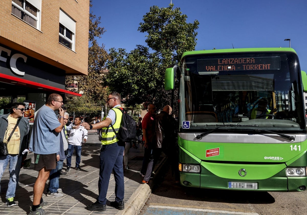 El autobús lanzadera de la Comunidad de Madrid que conecta Torrente con Valencia.