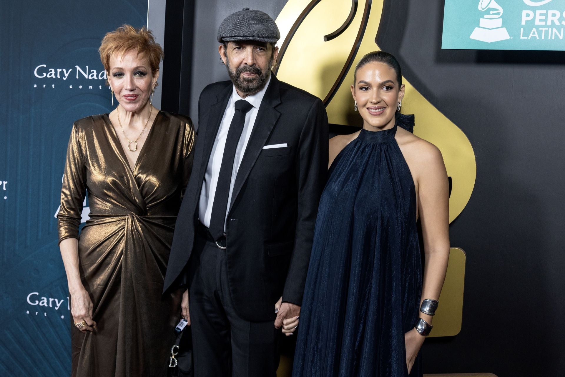 Juan Luis Guerra junto a su mujer Nora Vega y su hija Paulina