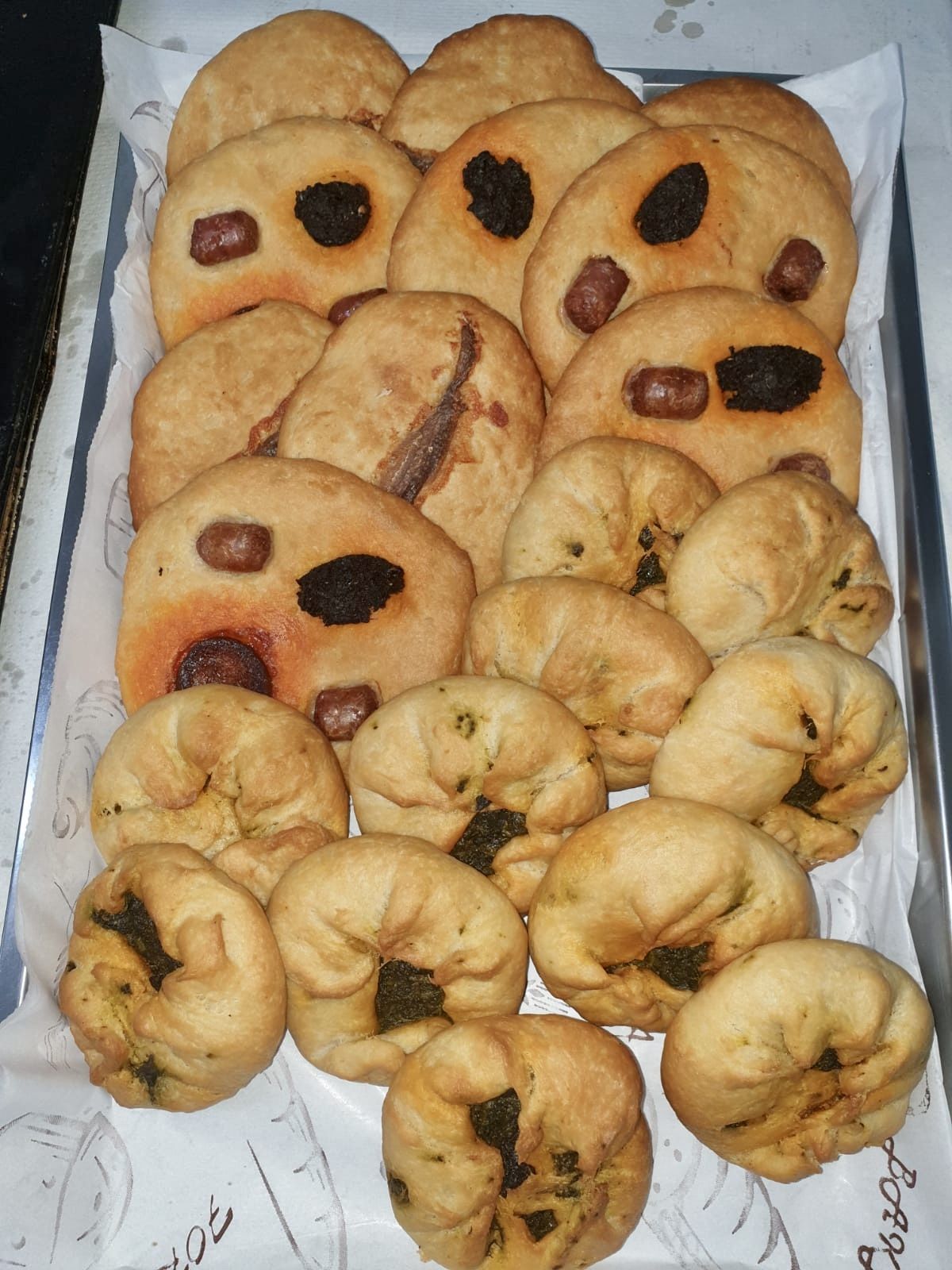 Imagen secundaria 2 - Bocadillos al gusto del chef que sorprenden en Els Poblets