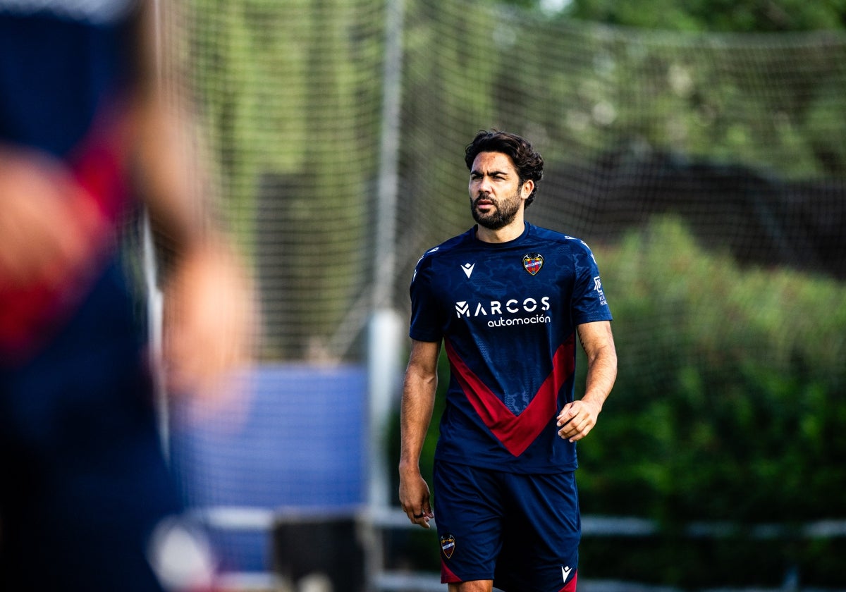 Vicente Iborra, durante un entrenamiento en la ciudad deportiva de Buñol.