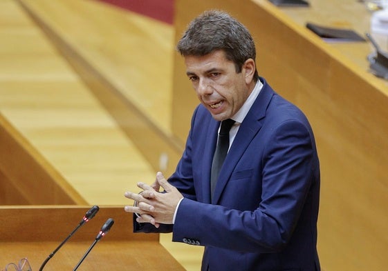 El president Carlos Mazón, durante su comparecencia del viernes en Les Corts.