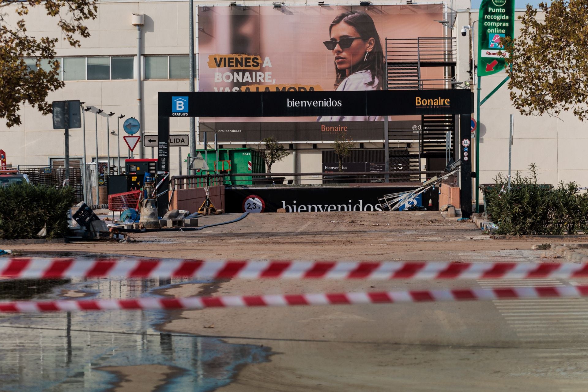 Así está el centro comercial Bonaire casi 20 días después de la DANA