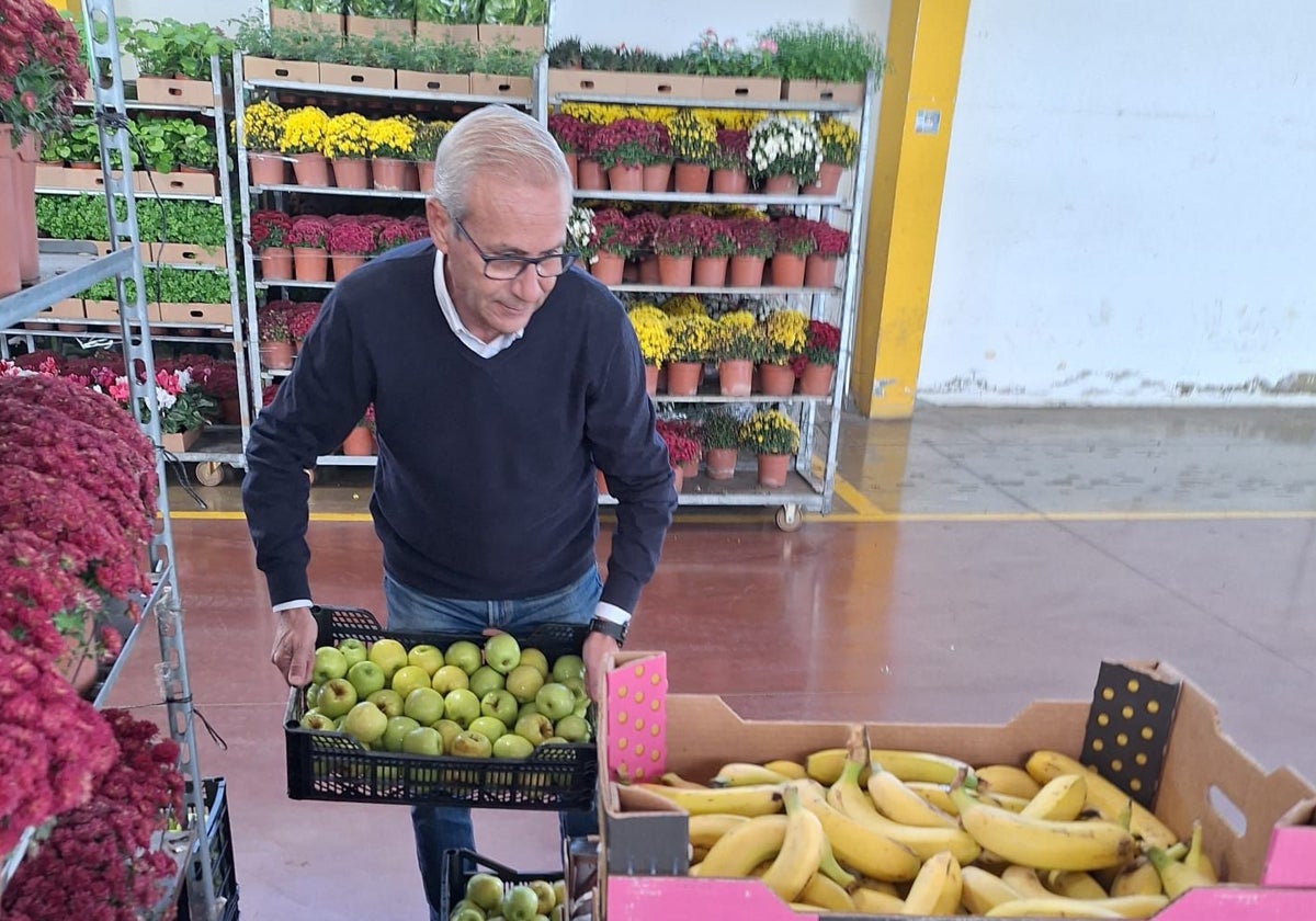 El concejal de Mercados y Comercio, Santiago Ballester, en MercaValencia.