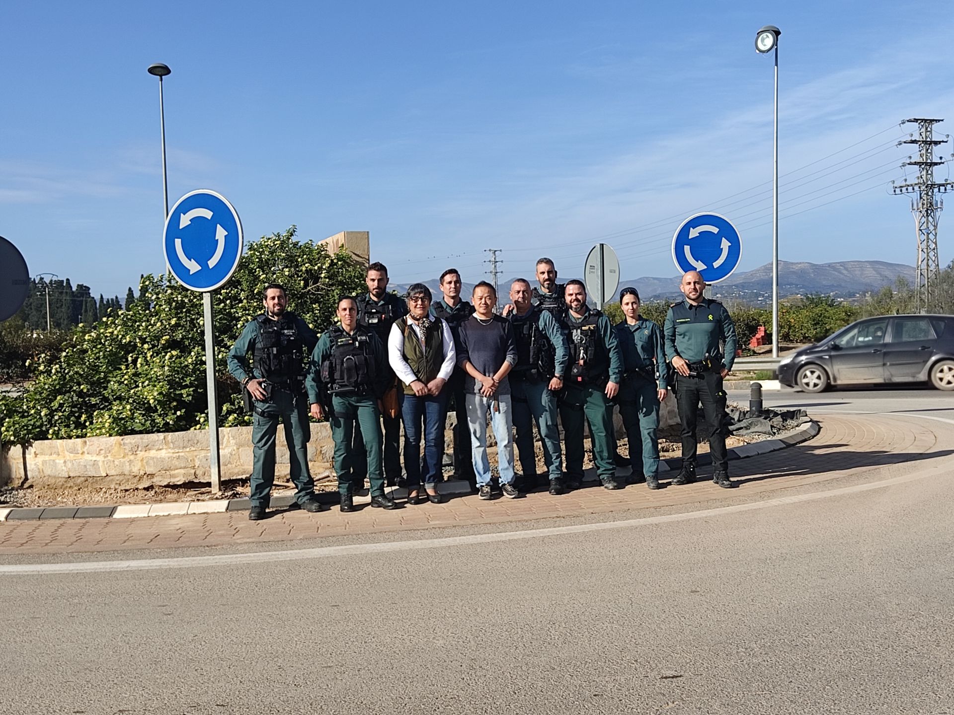 Imagen principal - Las 47 vidas salvadas por la Guardia Civil en un bazar chino