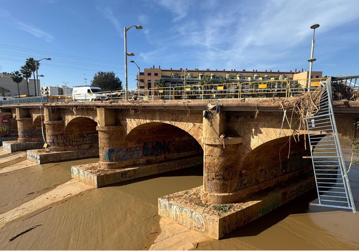 El puente que une Catarroja con Massanassa.