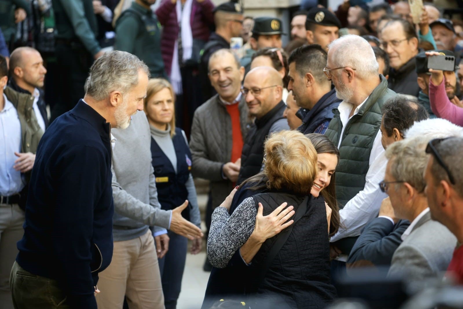 Don Felipe y Doña Leticia, a su llegada a Chiva.