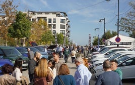 Mucha afluencia de compradores en Firauto, dentro de la Fira de Ontinyent.