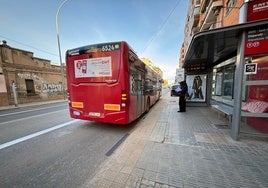 Movilidad reserva un carril en San Vicente para los autobuses que conectan con los pueblos afectados por la Dana