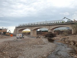 Punto en que se está instalando el nuevo puente.