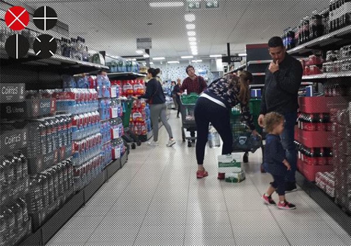 Un pasillo de supermercado en Valencia.