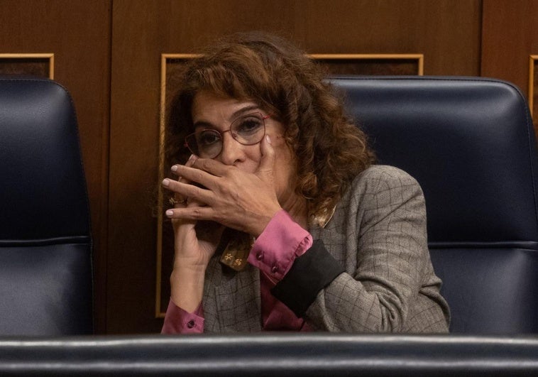 La ministra Montero en el pleno de este jueves.