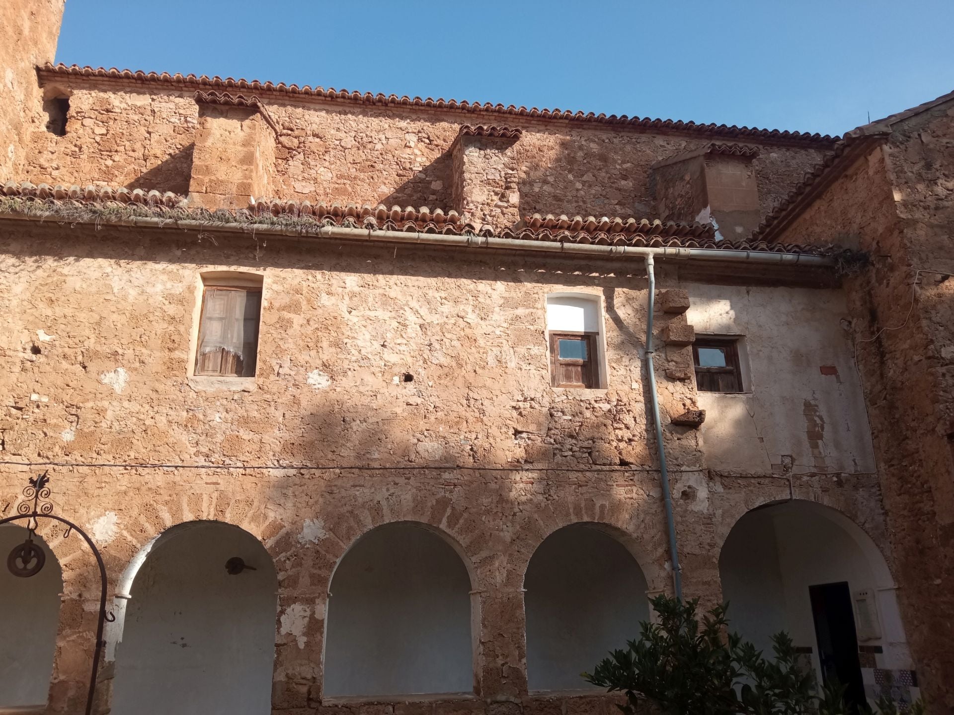 El convento franciscano de Chelva, del siglo XIV, dañado por la DANA