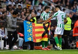 Fotos del homenaje en Mestalla a las víctimas de la DANA