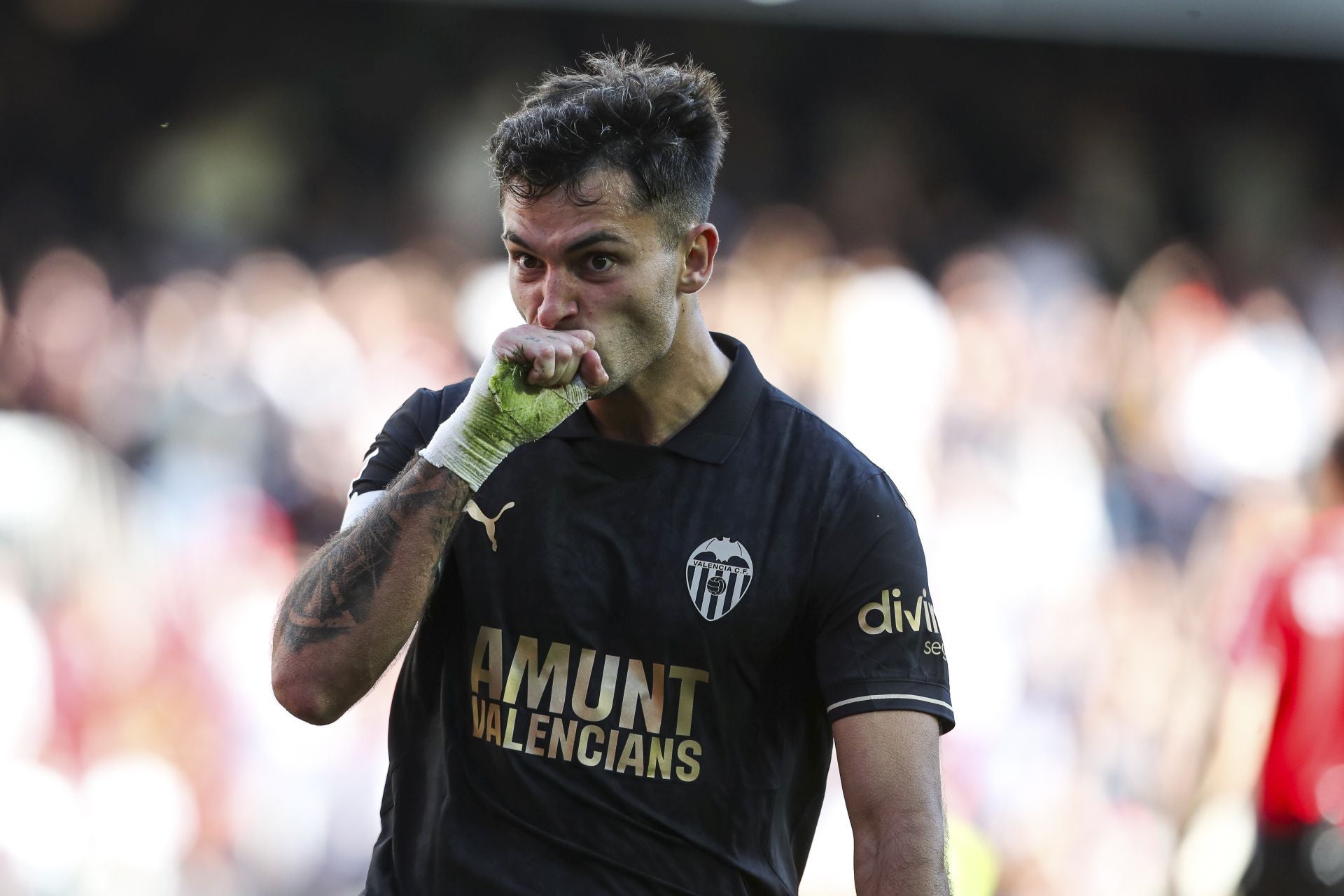 Fotos del homenaje en Mestalla a las víctimas de la DANA