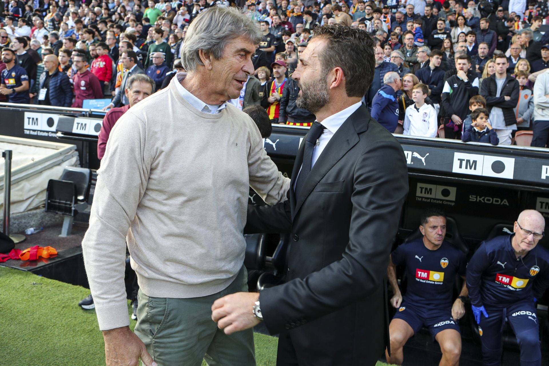 Fotos del homenaje en Mestalla a las víctimas de la DANA