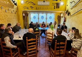 Encuentro de la alcaldesa con hosteleros, pescadores y barqueros de El Palmar.