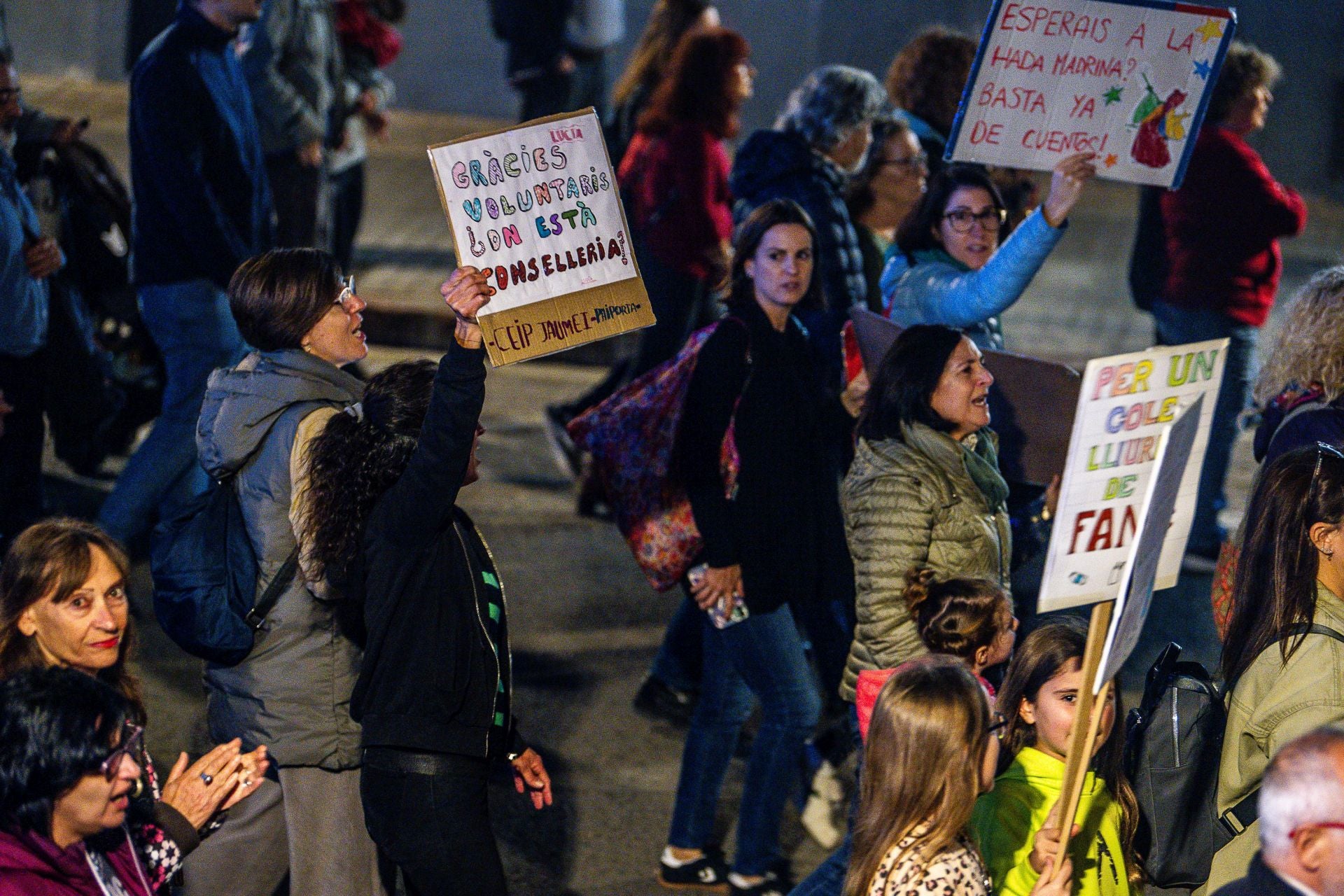 Imágenes de la manifestación en Valencia contra la gestión de Educación tras la DANA