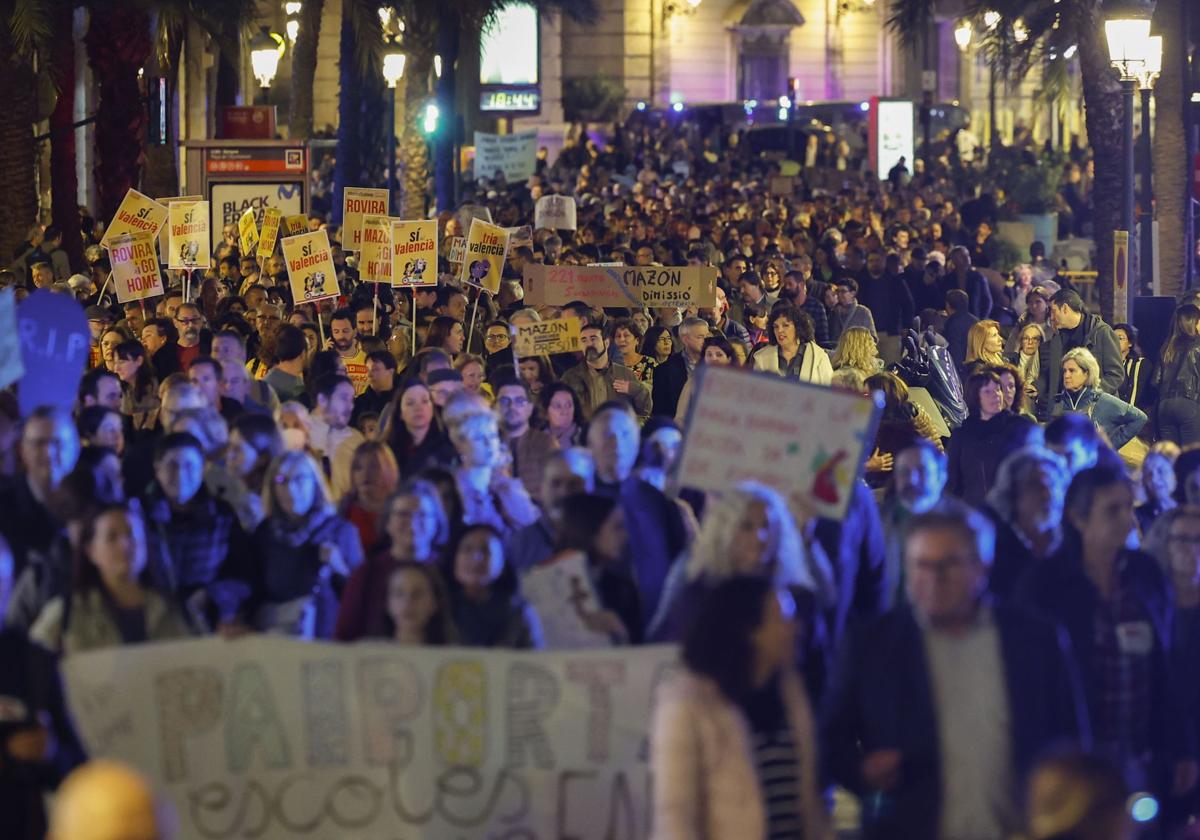 Imágenes de la manifestación en Valencia contra la gestión de Educación tras la DANA