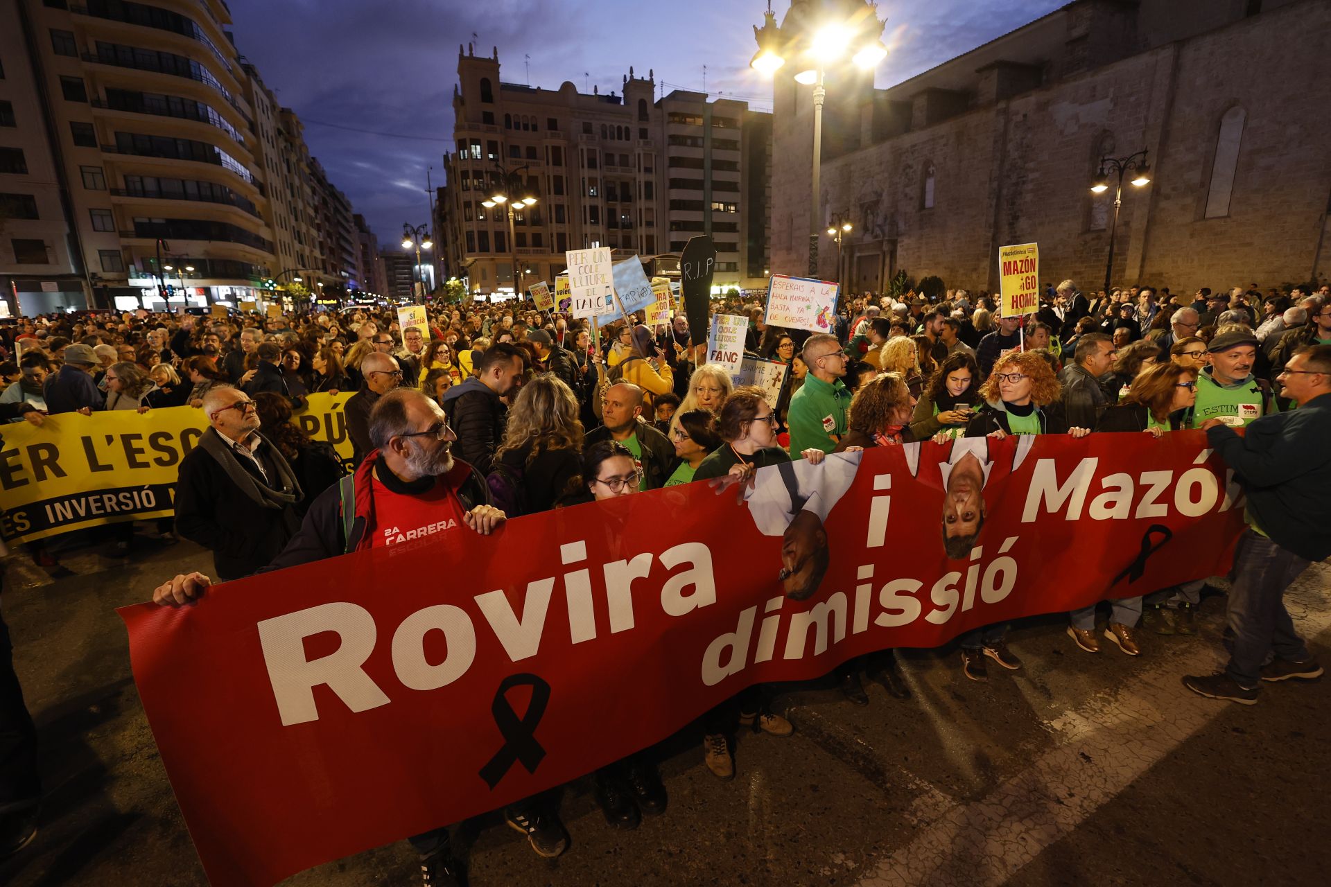 Imágenes de la manifestación en Valencia contra la gestión de Educación tras la DANA