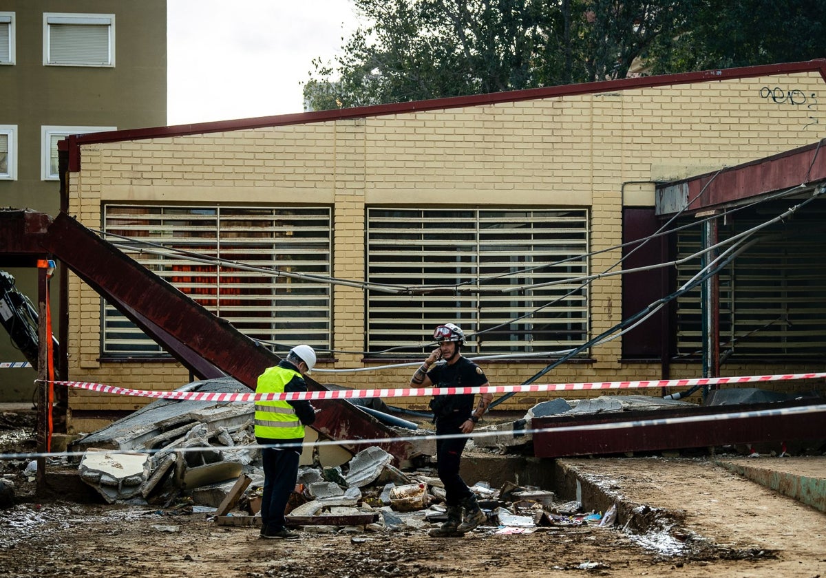 El colegio de Masanassa donde ha muerto un trabajador al derrumbarse el porchado.