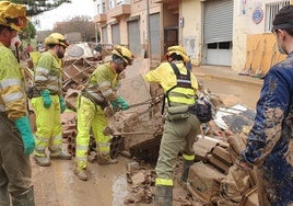 Trabajos de limpieza en las calles de la localidad.