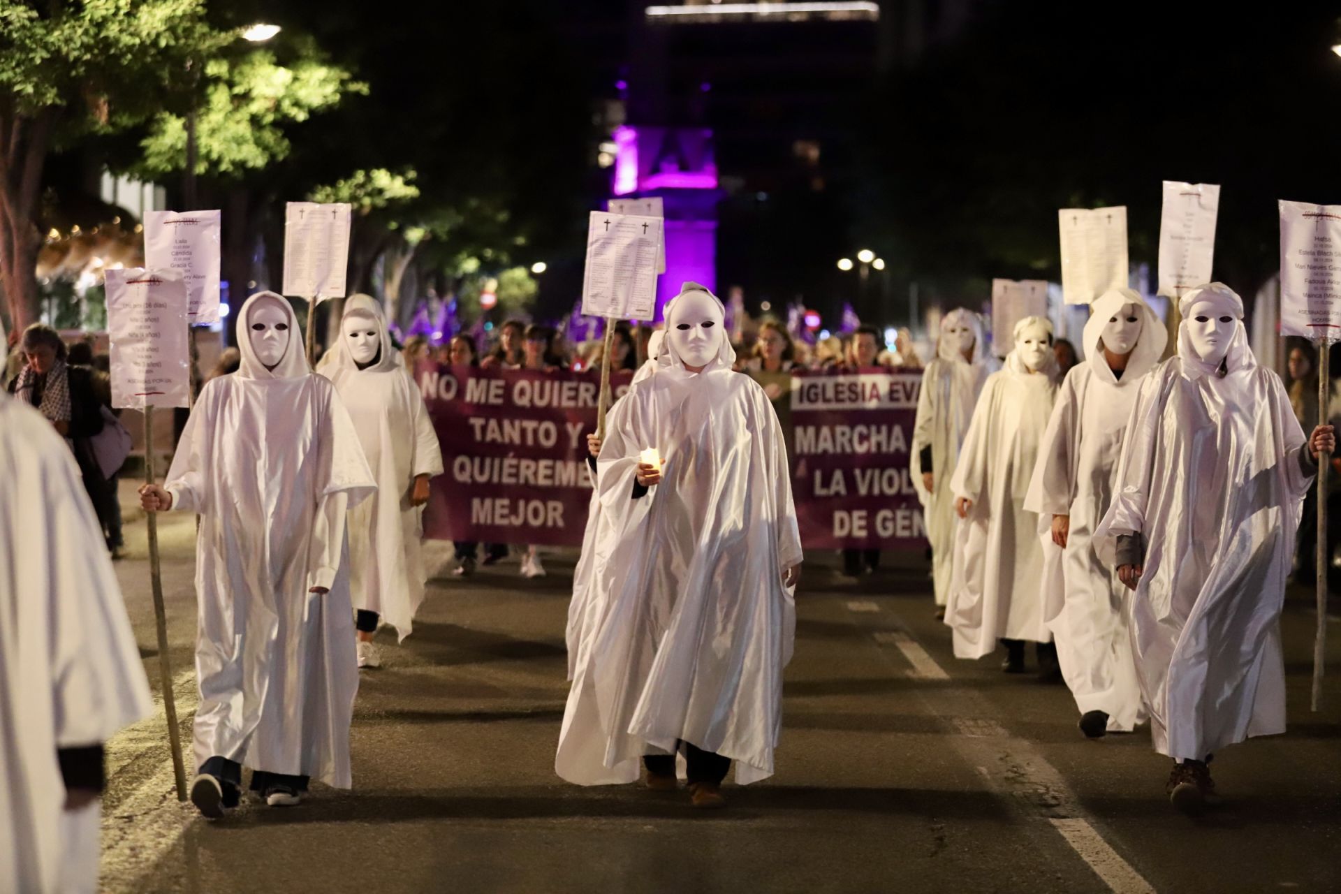 Las imágenes de la manifestación por el 25-N en Valencia