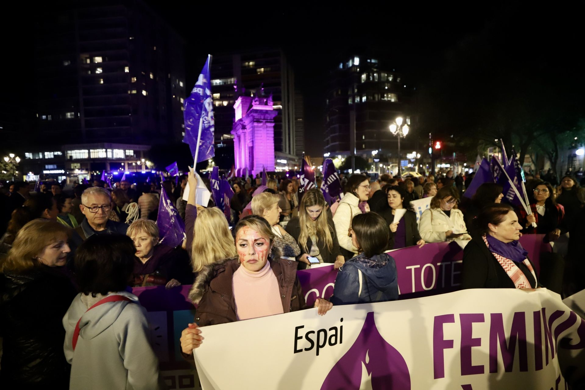 Las imágenes de la manifestación por el 25-N en Valencia