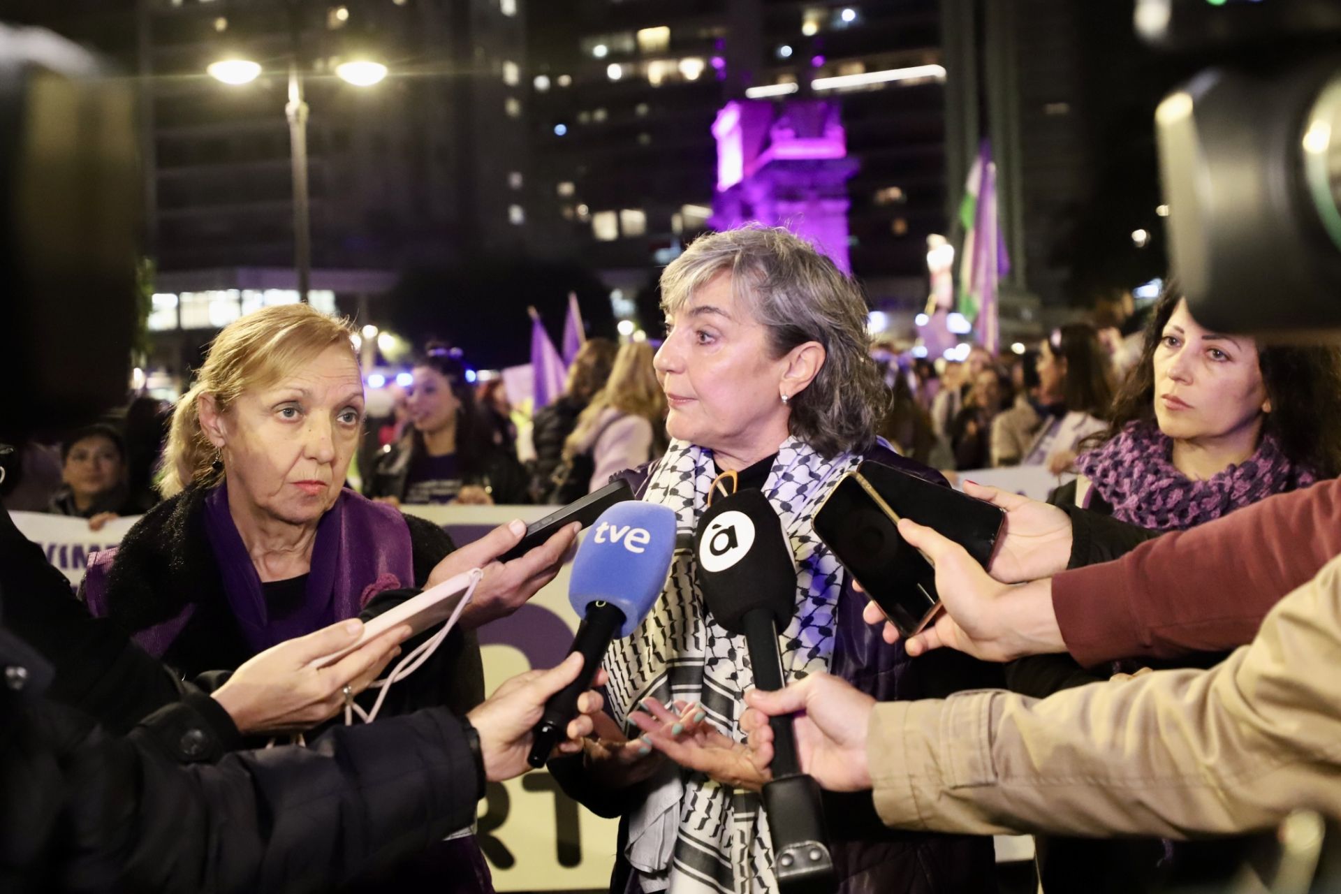 Las imágenes de la manifestación por el 25-N en Valencia