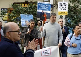 Protesta de los taxistas a las puertas del Palau de la Generalitat.