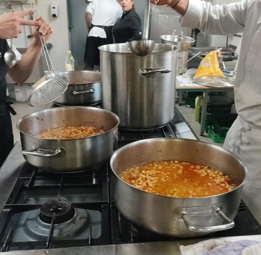 Algunas de las comidas elaboradas por el alumnado del IES Vermellar de l'Olleria.