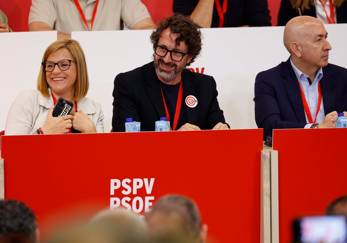 Vicent Mascarell, entre Pilar Bernabé y Alejandro Soler, en un comité nacional del PSPV.