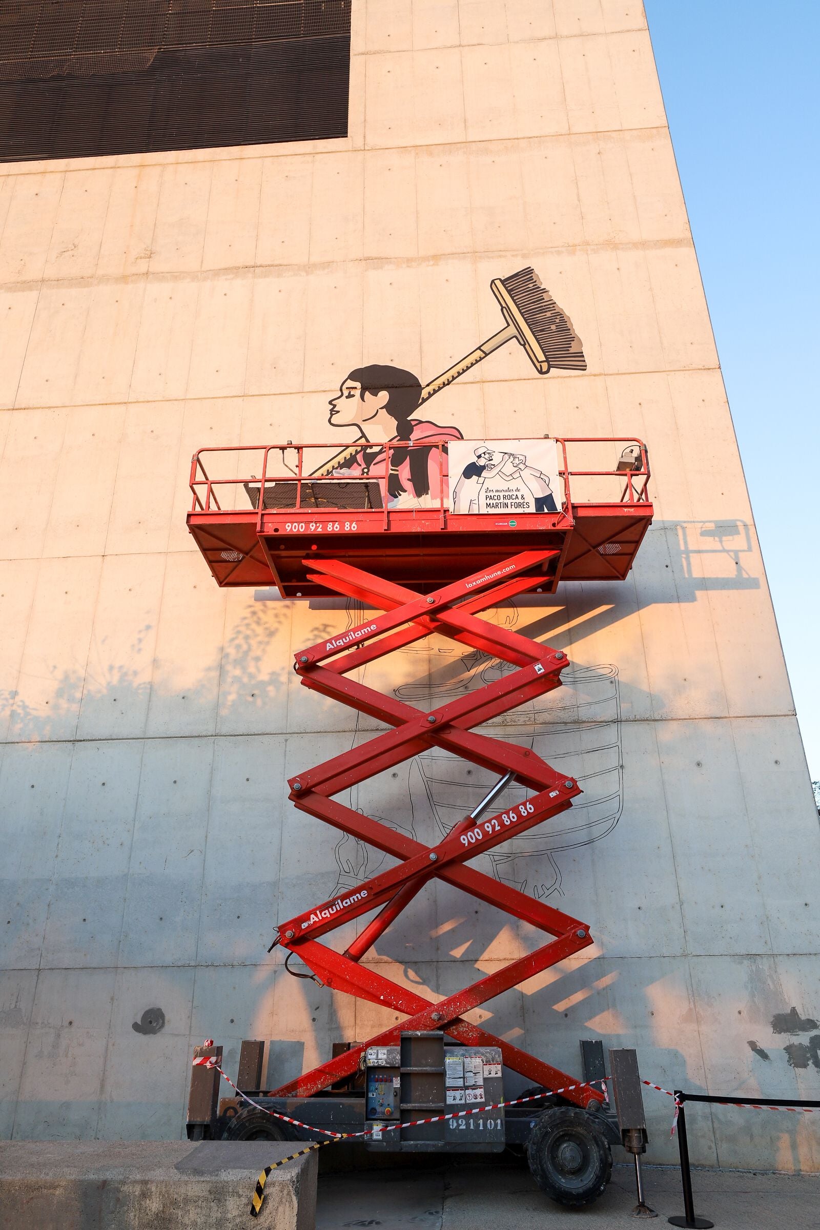 El homenaje de Paco Roca a los voluntarios de la DANA se hace mural