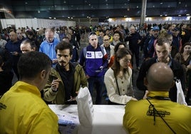 Los corredores más madrugadores ya tienen su dorsal para el Maratón Valencia del domingo.